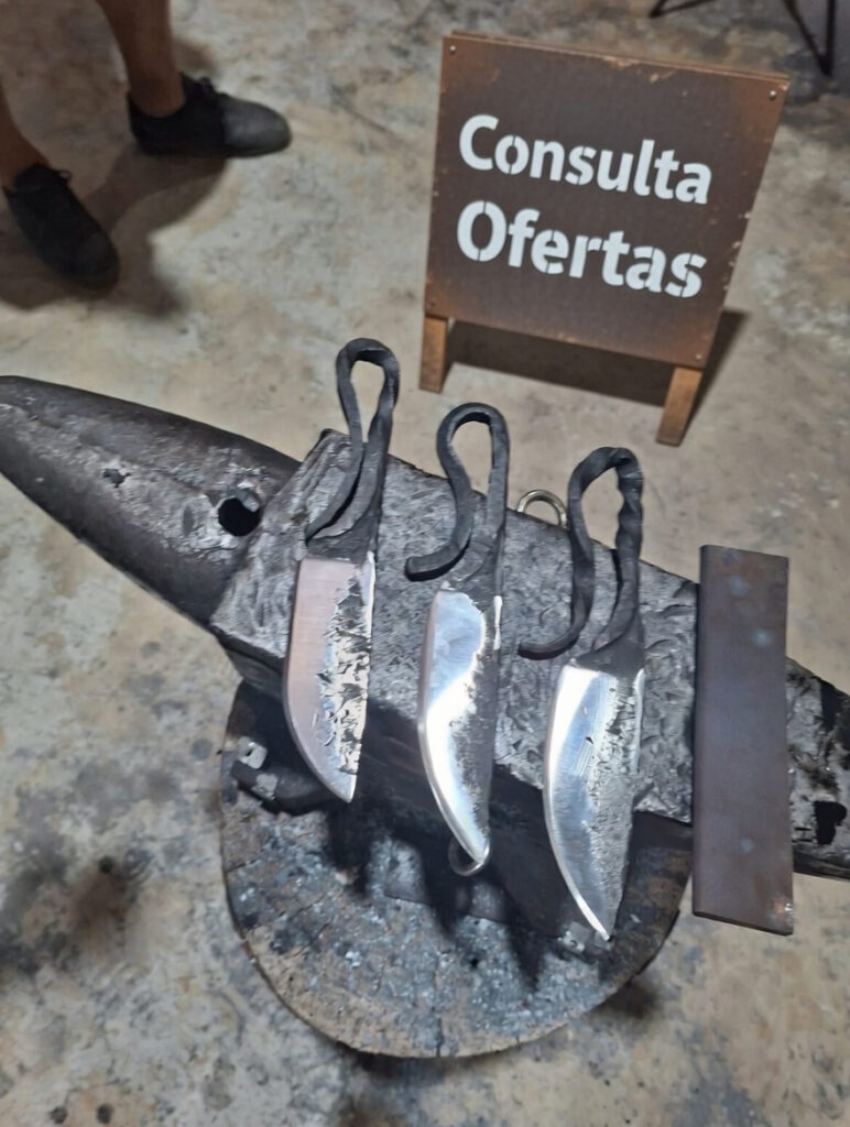 cuchillosdonluis, escuelavalencianadecuchilleria, haztucuchilloenvalencia, forjadoafuegovalencia, forjatucuchillovalencia, creatucuchilloenvalencia, pablo lunanova, cristian silva, lemnos forge, ricardo padin, arterunas,dobleoknives, ovidiocalvet